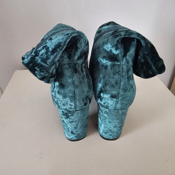 ANTHROPOLOGIE SILENT D Nider Jade Green Velvet High Heel Pointed Toe Boots - Picture 6 of 9